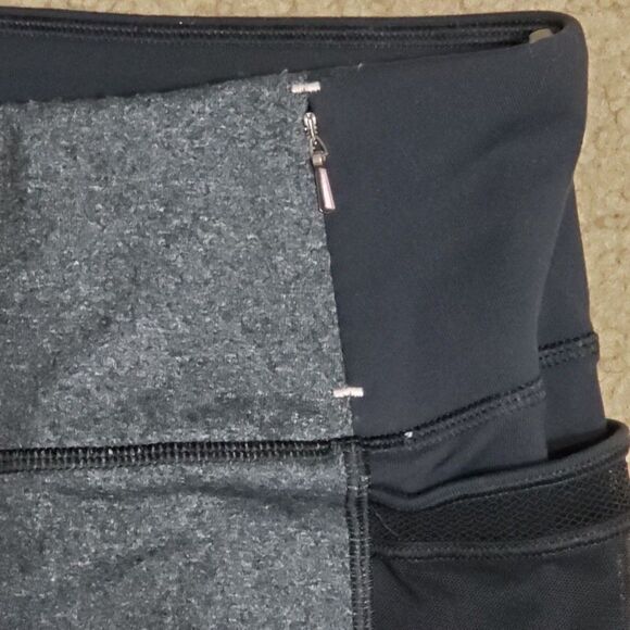 Calia By Carrie Underwood Cropped Leggings Black & Gray Size Small - Picture 8 of 12